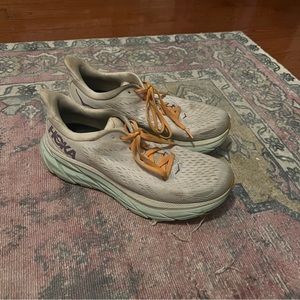 Hoka Clifton 8